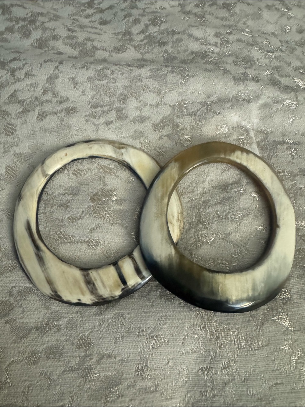Handcrafted Horn-Effect Bangle Pair in Ivory and Brown Tones